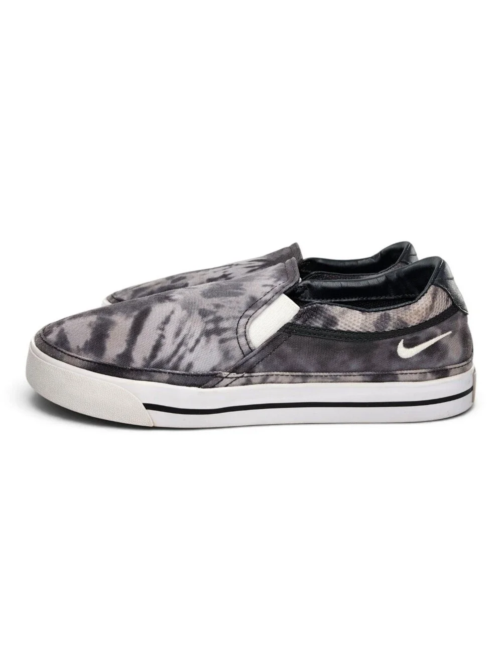 Nike court legacy